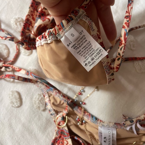 Bananhot Bikini Chain Top & Bottom in Indian Paisley size small. ALL SOLD OUT!!! - Picture 3 of 7